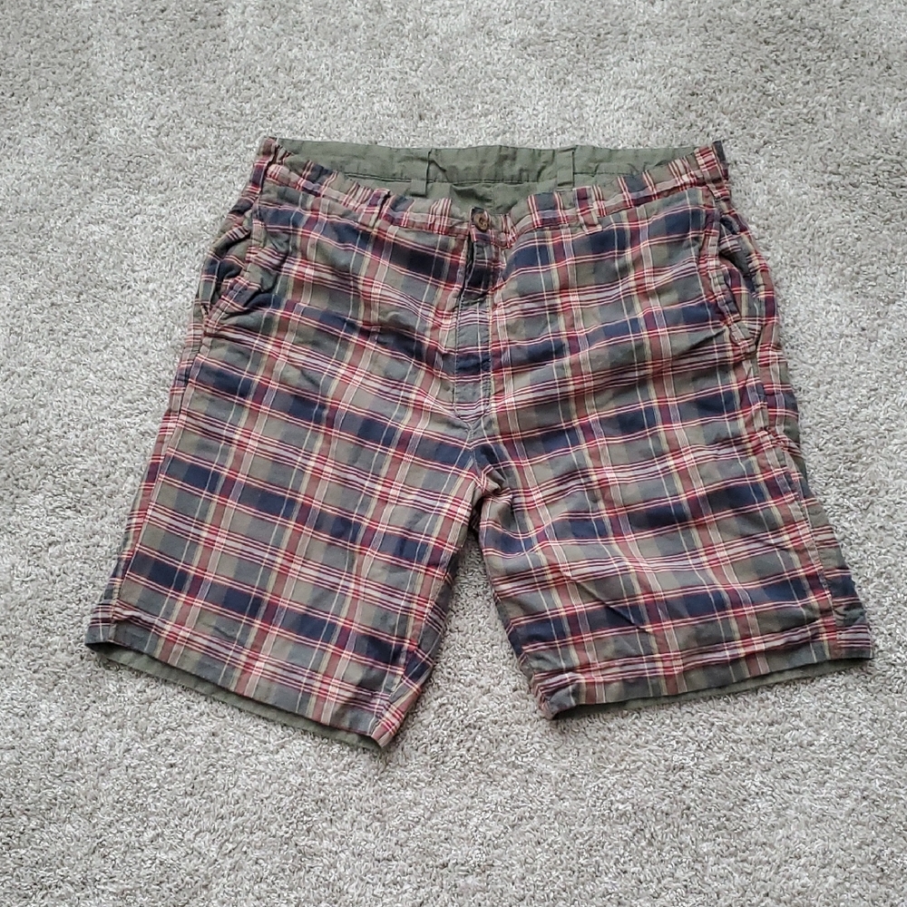 Red and Green Cargo Shorts with Versatile Style